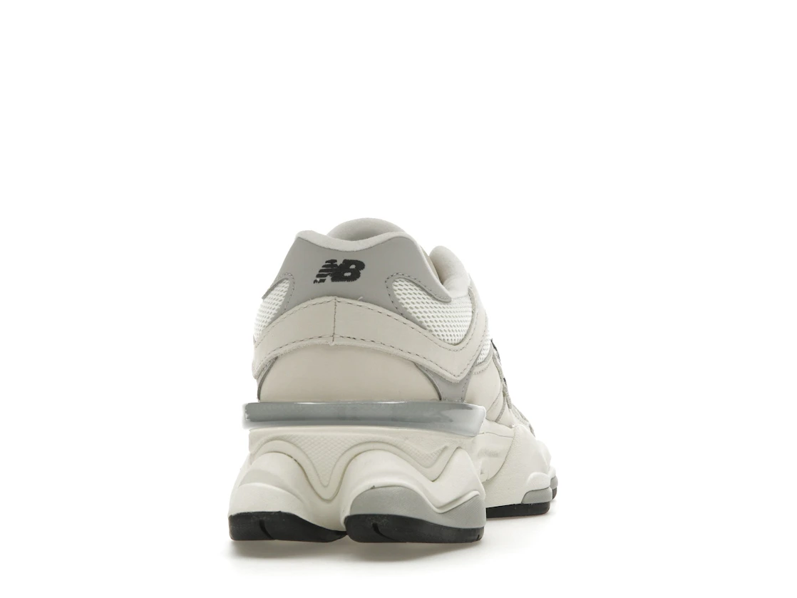 Vue 29 de New Balance 9060 Sea Salt Raincloud