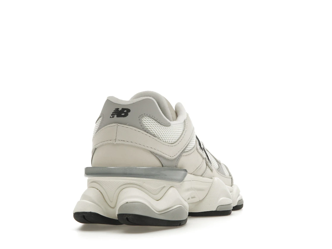 Vue 30 de New Balance 9060 Sea Salt Raincloud