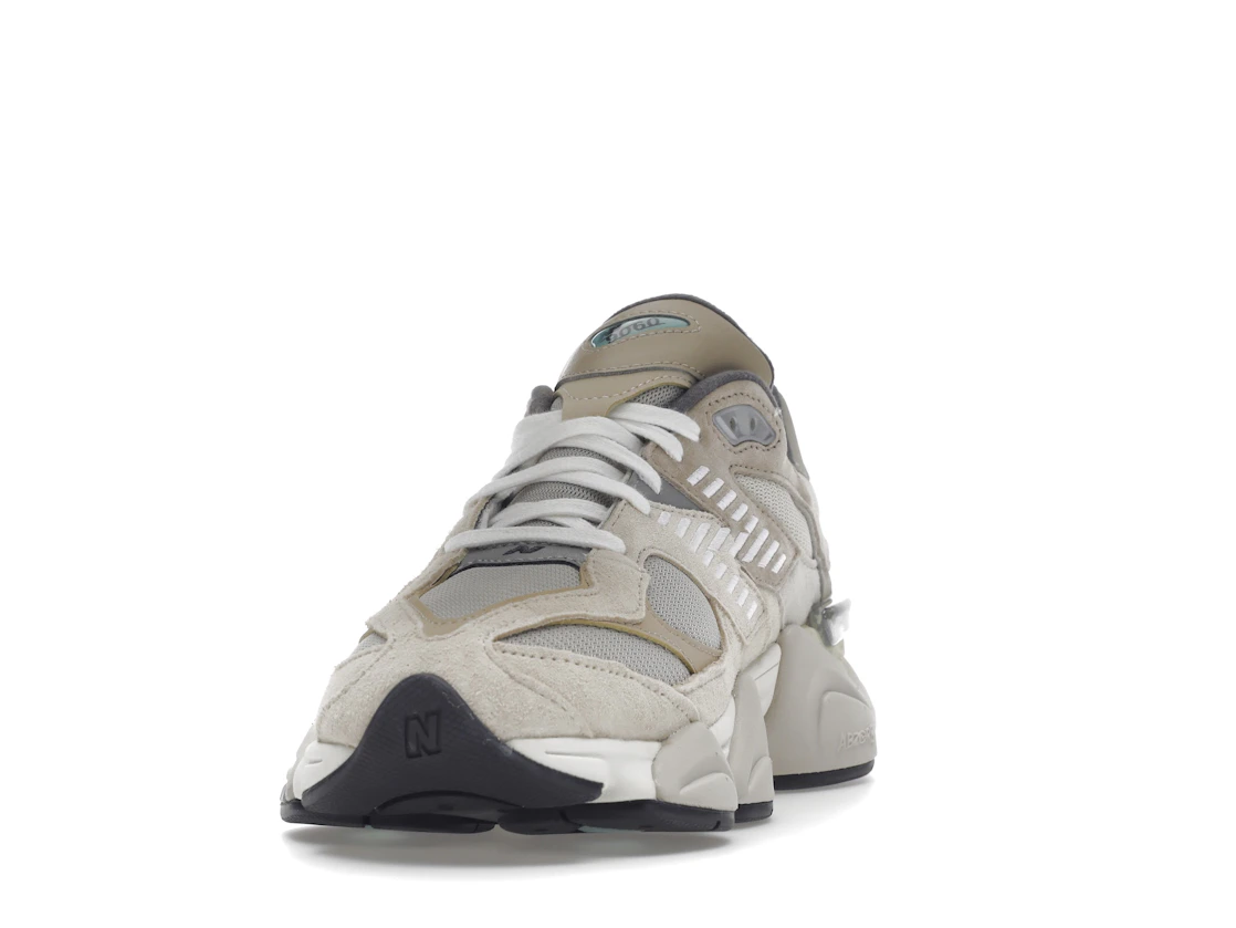 Vue 12 de New Balance 9060 Sea Salt