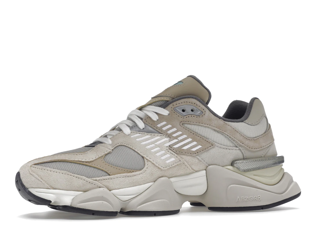 Vue 17 de New Balance 9060 Sea Salt