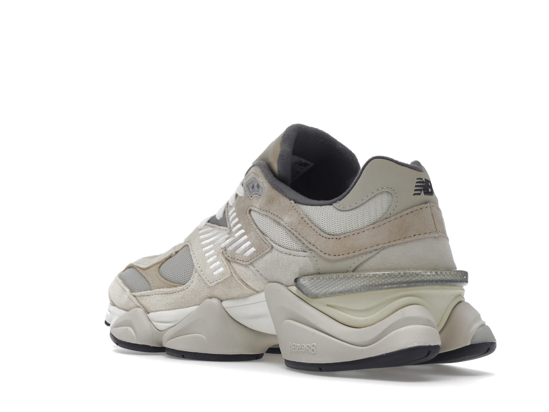 Vue 24 de New Balance 9060 Sea Salt