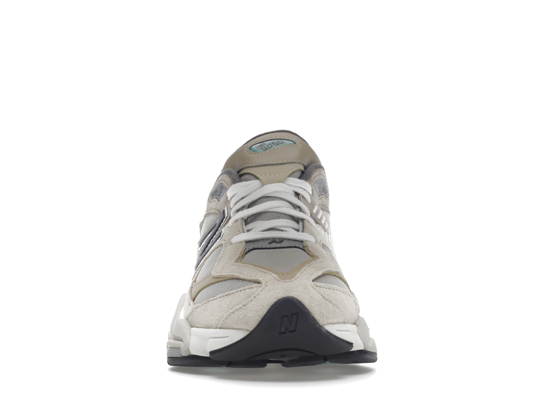 Vue 10 de New Balance 9060 Sea Salt