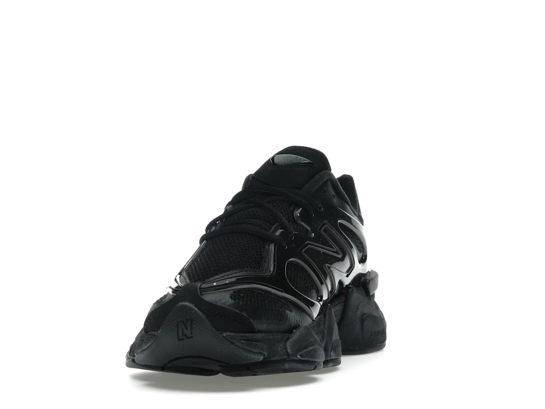 Vue 12 de New Balance 9060 Sea Stone Black