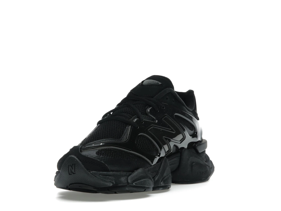 Vue 13 de New Balance 9060 Sea Stone Black