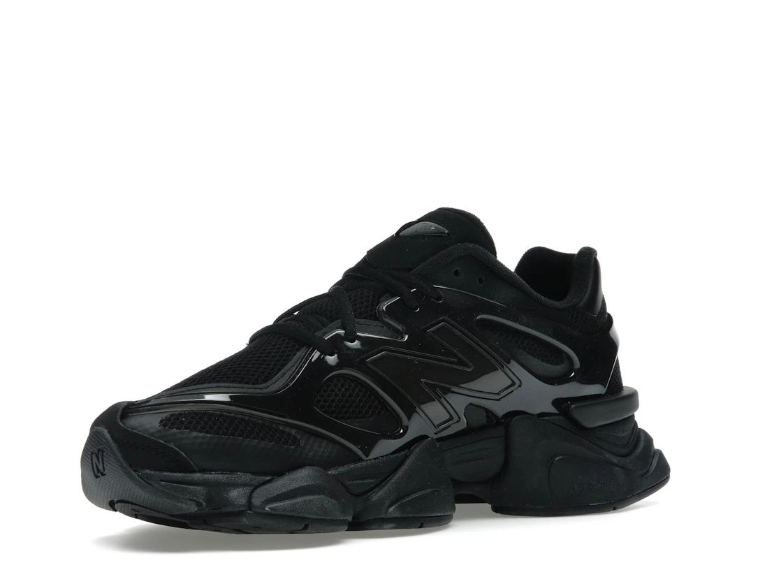 Vue 15 de New Balance 9060 Sea Stone Black