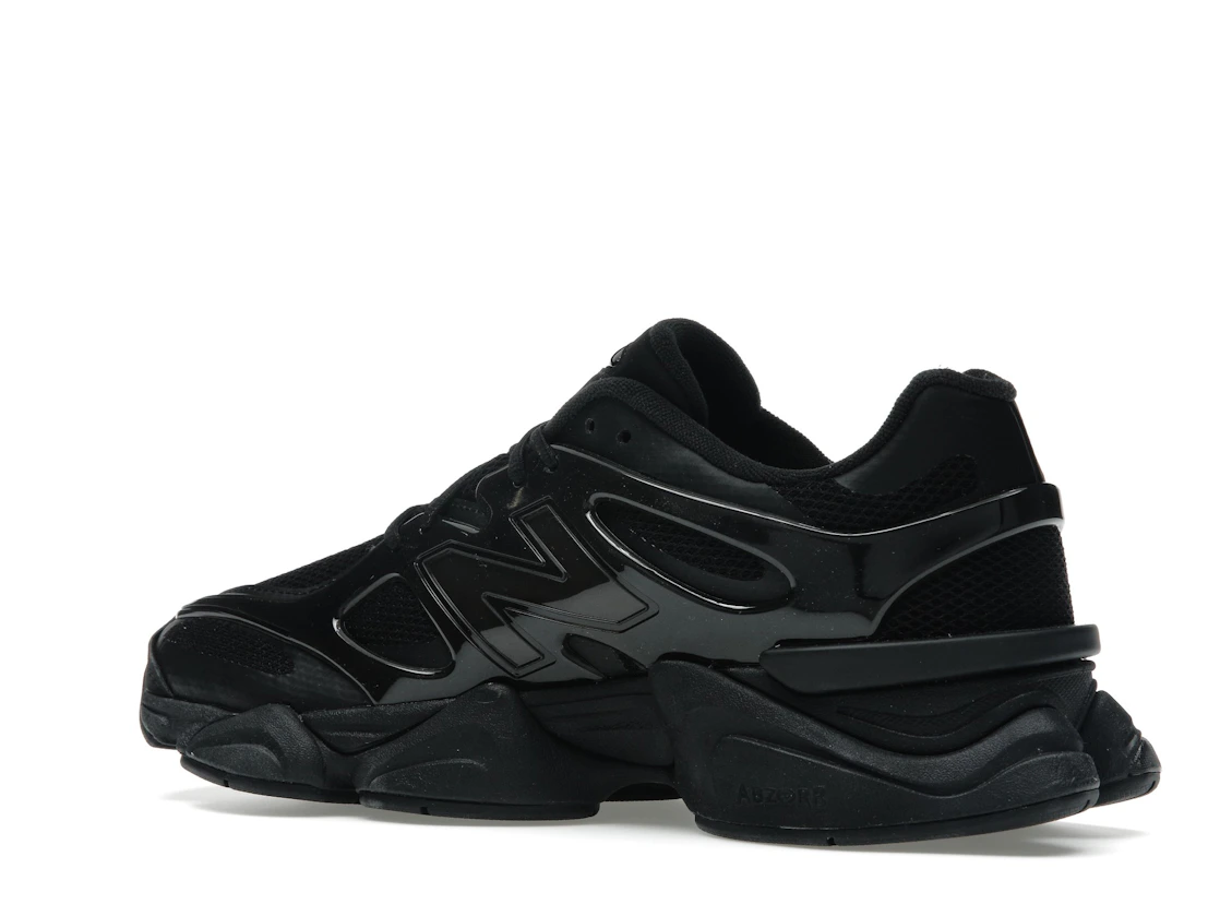 Vue 22 de New Balance 9060 Sea Stone Black