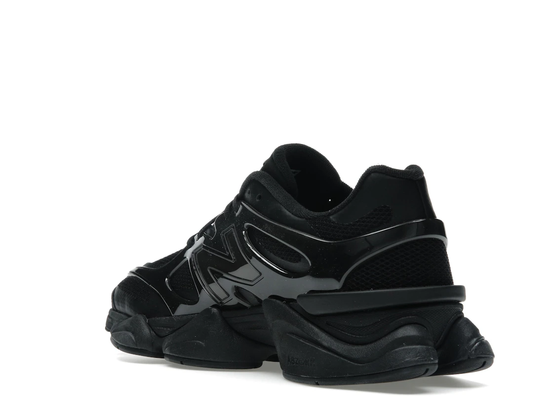 Vue 24 de New Balance 9060 Sea Stone Black