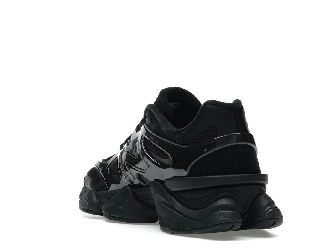 Vue 25 de New Balance 9060 Sea Stone Black