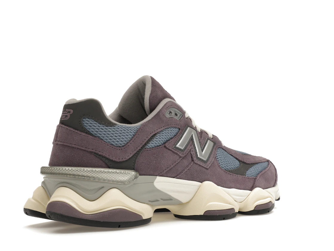 Vue 33 de New Balance 9060 Shadow Purple