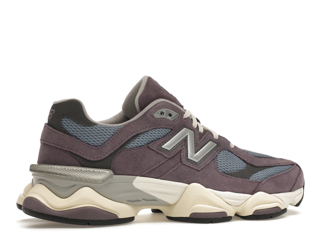 Vue 35 de New Balance 9060 Shadow Purple