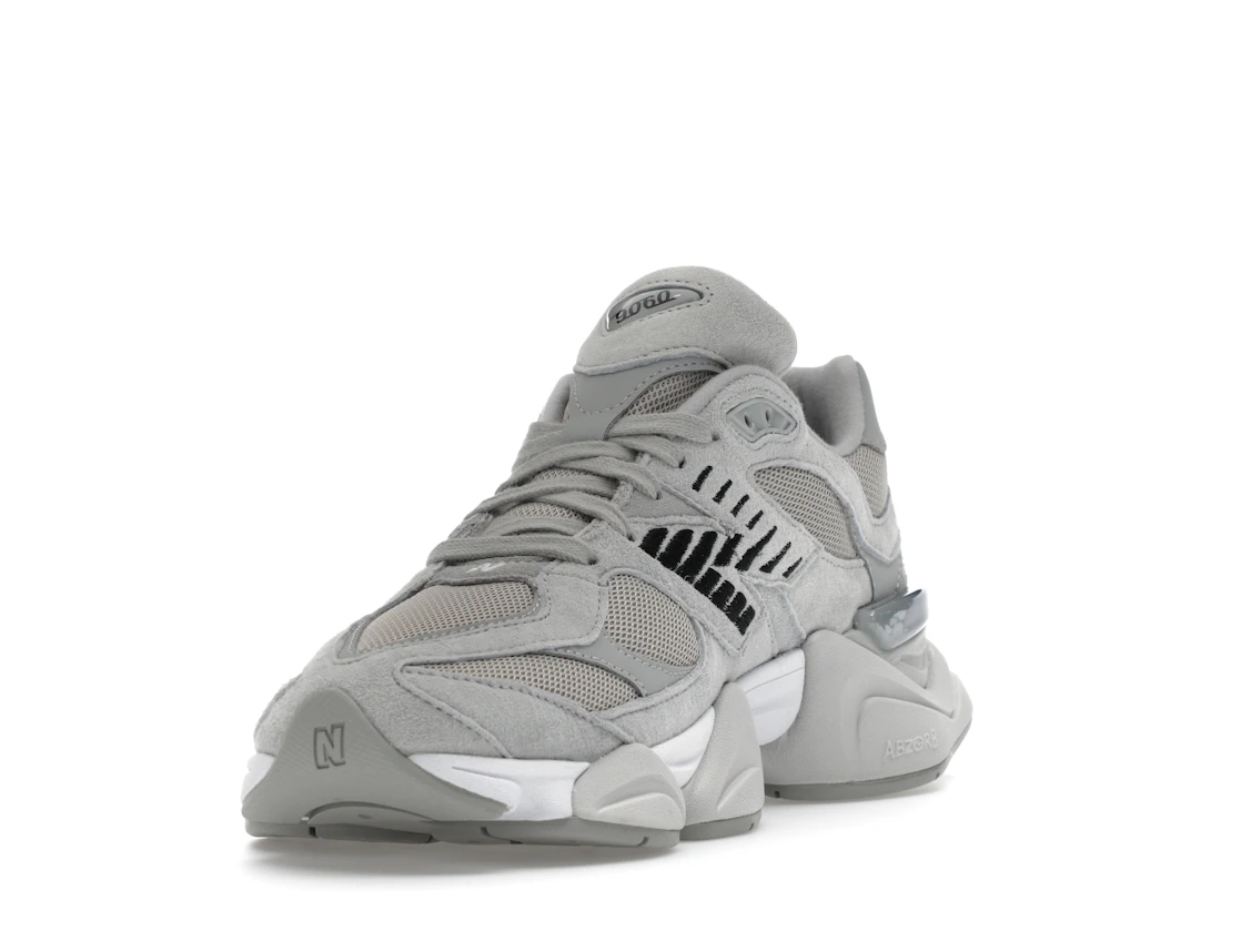 Vue 13 de New Balance 9060 Silver Metallic Grey