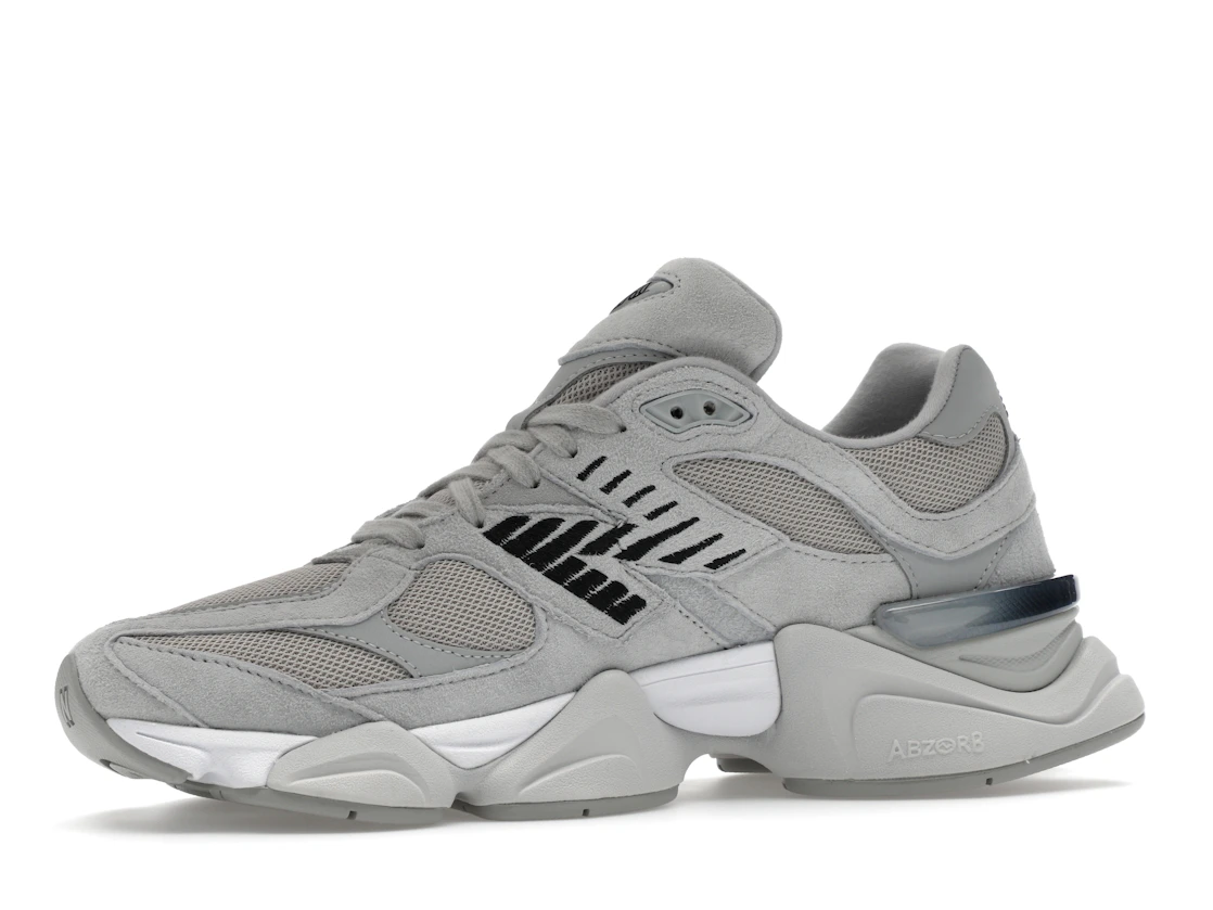 Vue 17 de New Balance 9060 Silver Metallic Grey