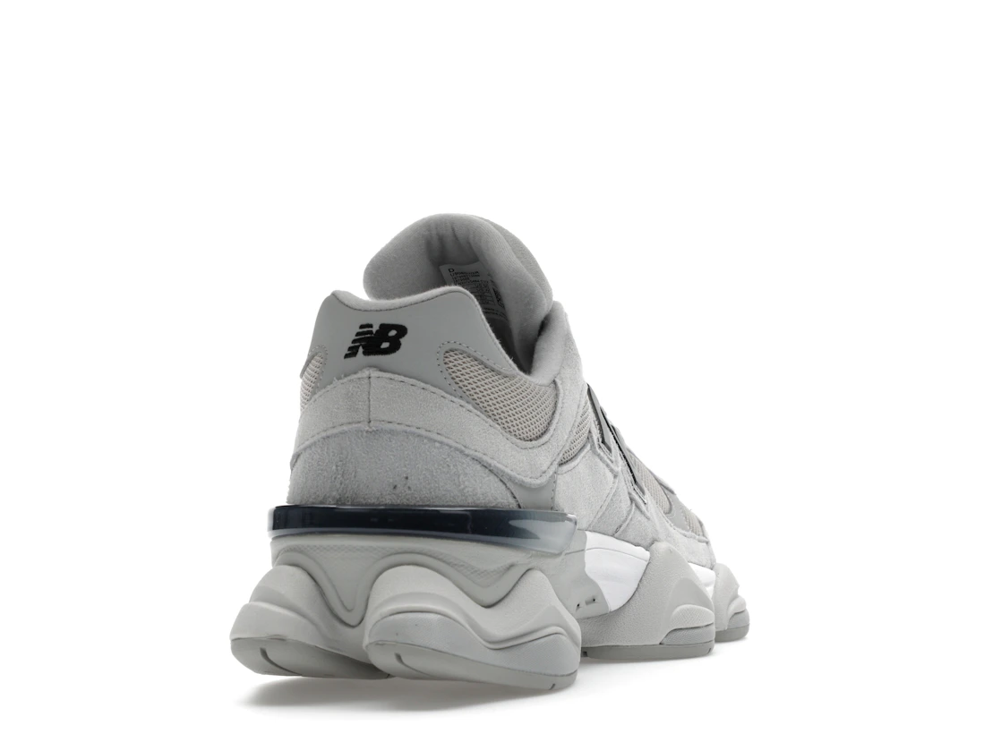Vue 30 de New Balance 9060 Silver Metallic Grey
