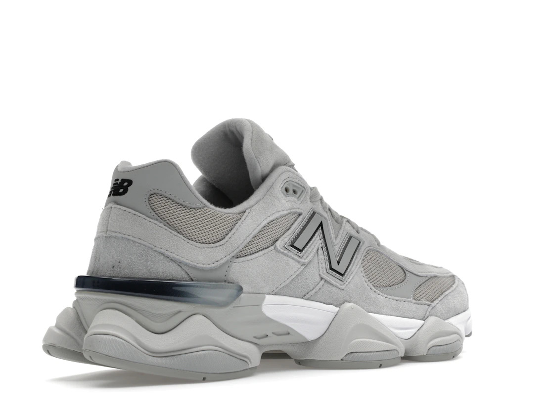Vue 33 de New Balance 9060 Silver Metallic Grey