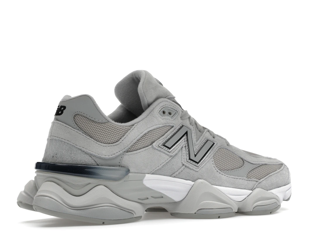 Vue 34 de New Balance 9060 Silver Metallic Grey