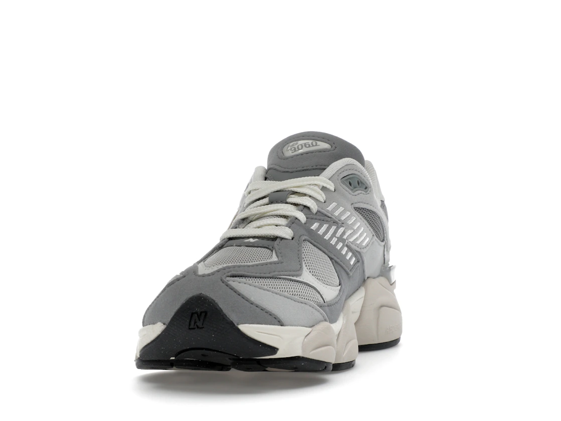 Vue 12 de New Balance 9060 Slate Grey Raincloud (GS)