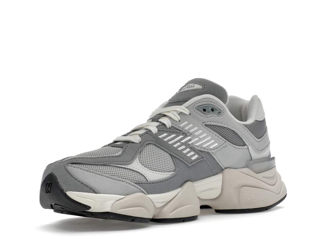 Vue 15 de New Balance 9060 Slate Grey Raincloud (GS)