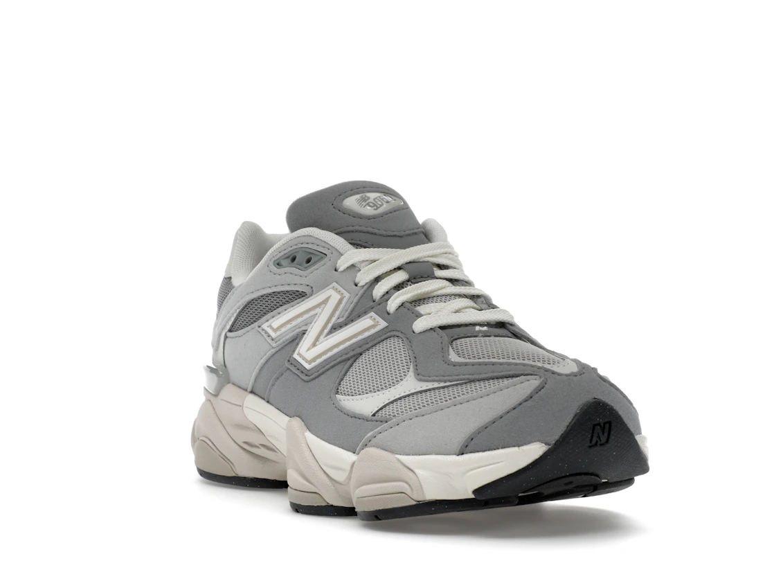Vue 7 de New Balance 9060 Slate Grey Raincloud (GS)