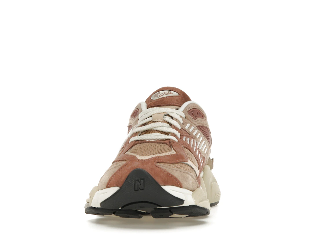 Vue 11 de New Balance 9060 Sparrow Flat Taupe