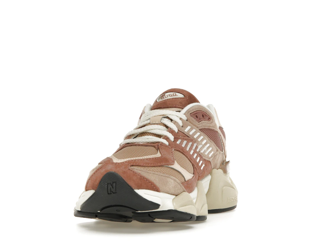 Vue 12 de New Balance 9060 Sparrow Flat Taupe