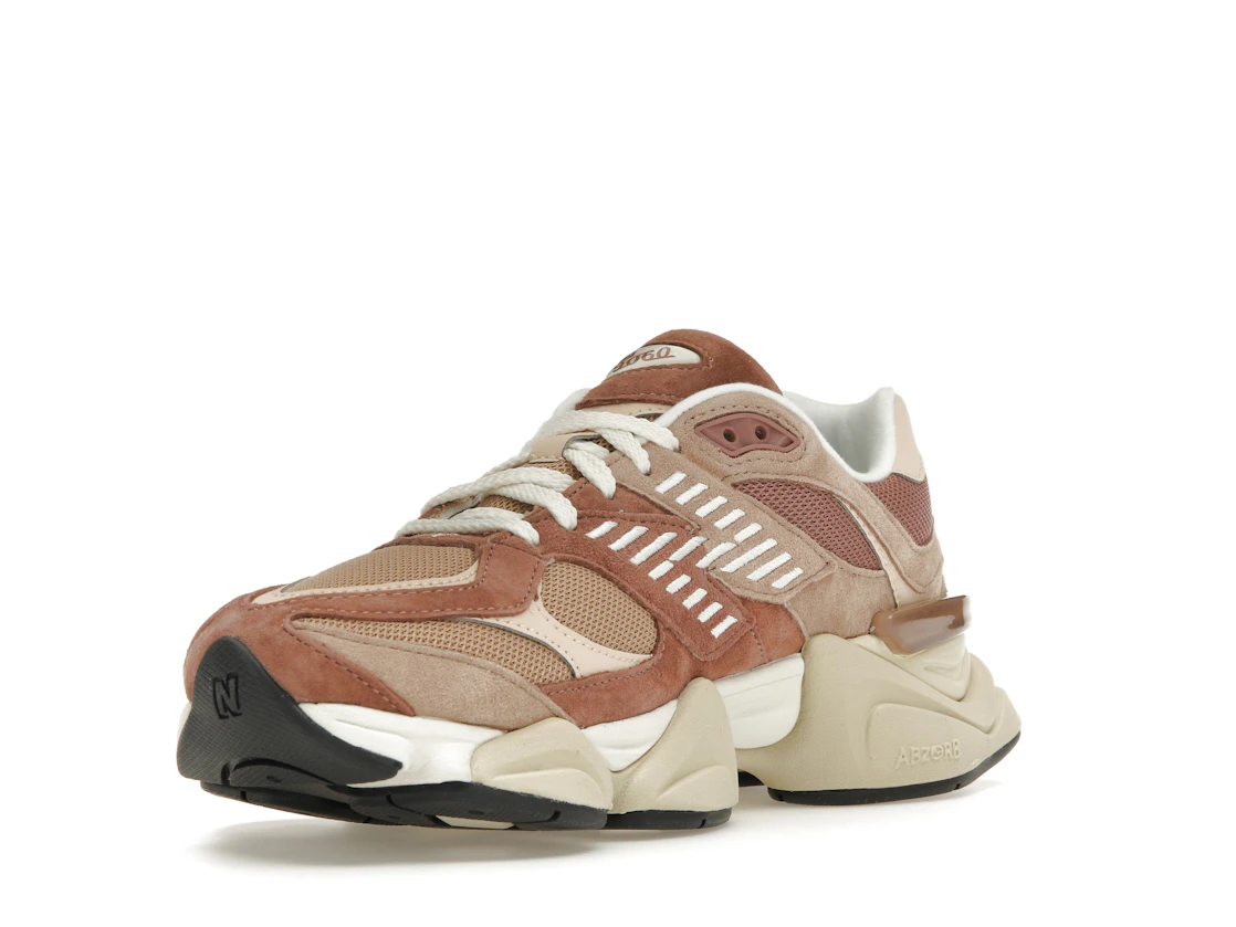 Vue 14 de New Balance 9060 Sparrow Flat Taupe