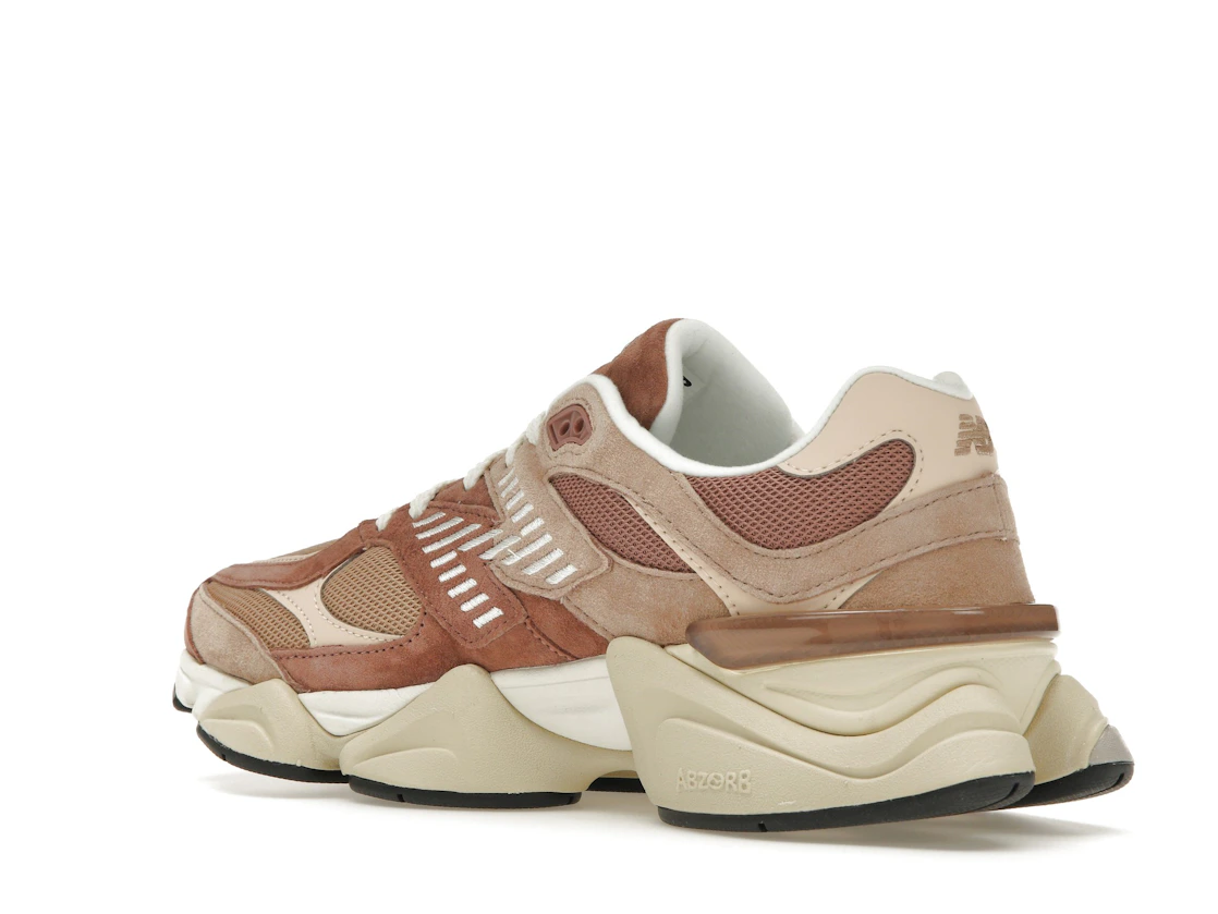 Vue 23 de New Balance 9060 Sparrow Flat Taupe