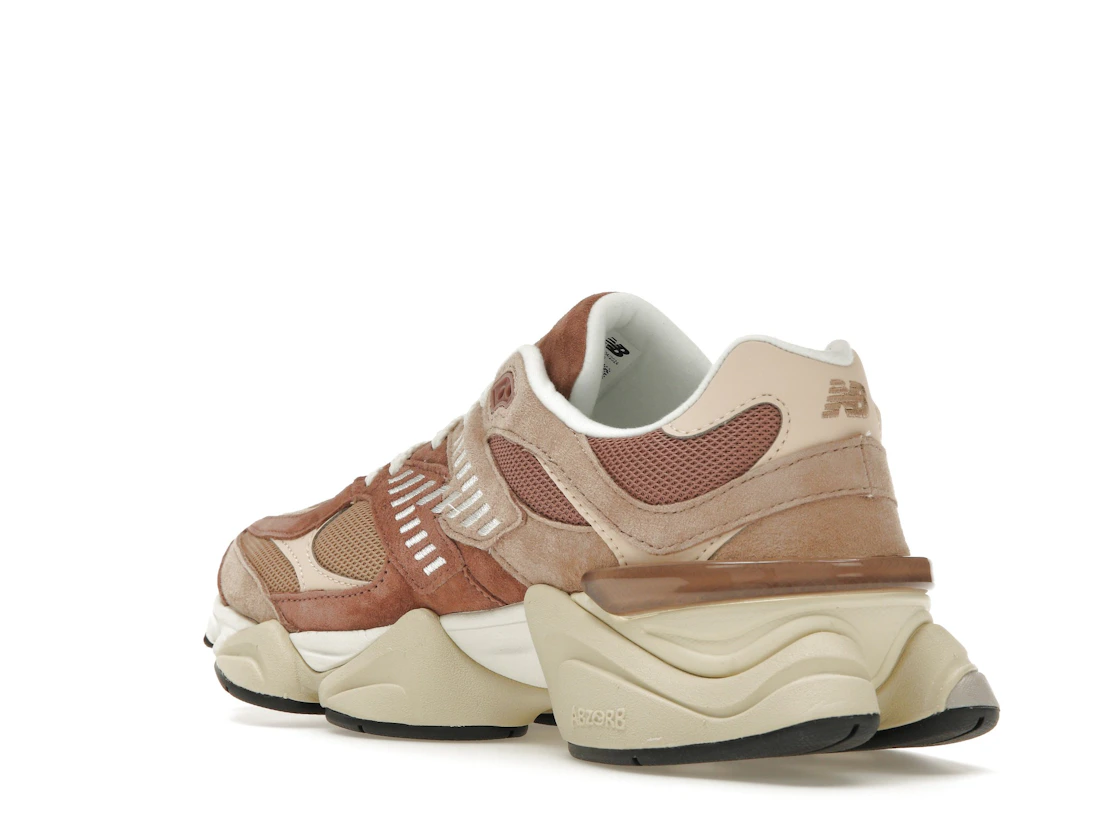 Vue 24 de New Balance 9060 Sparrow Flat Taupe