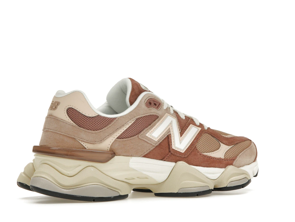 Vue 34 de New Balance 9060 Sparrow Flat Taupe