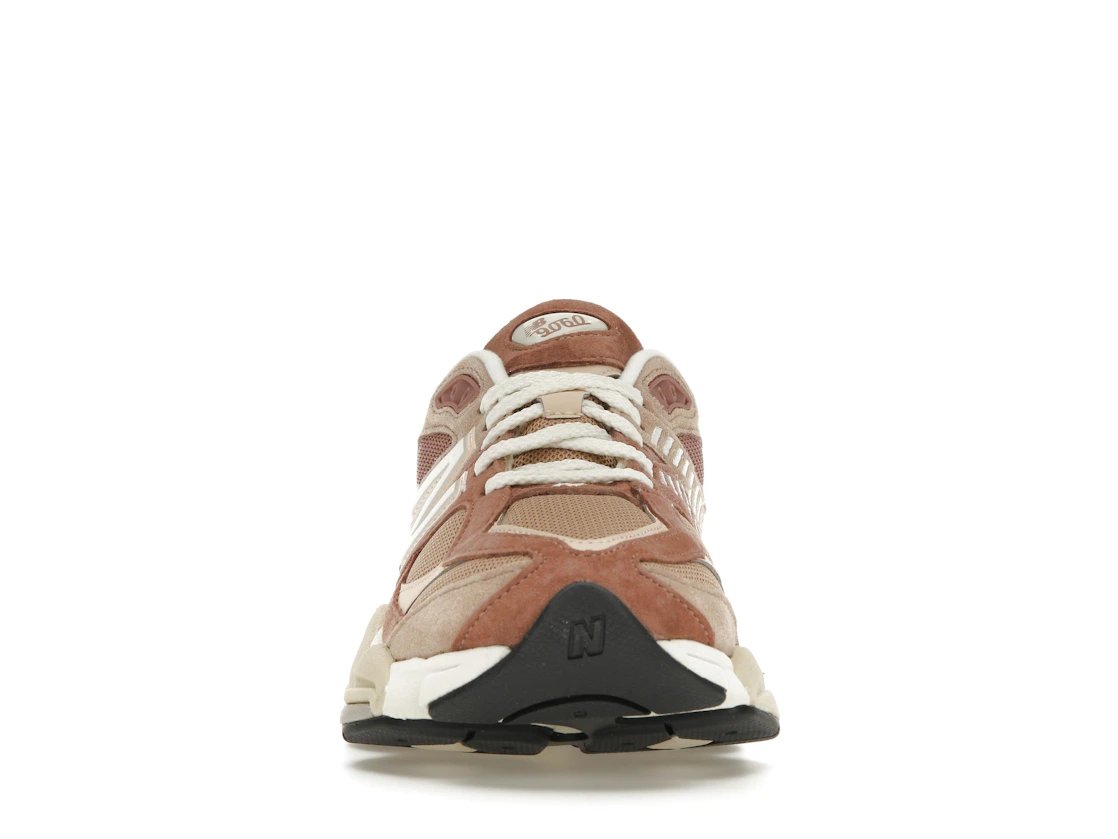 Vue 10 de New Balance 9060 Sparrow Flat Taupe