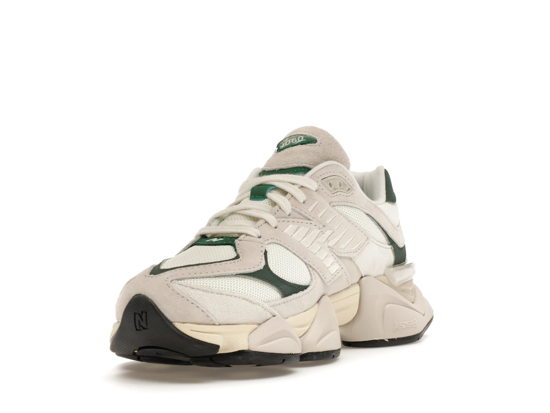 Vue 13 de New Balance 9060 Spruce Pack