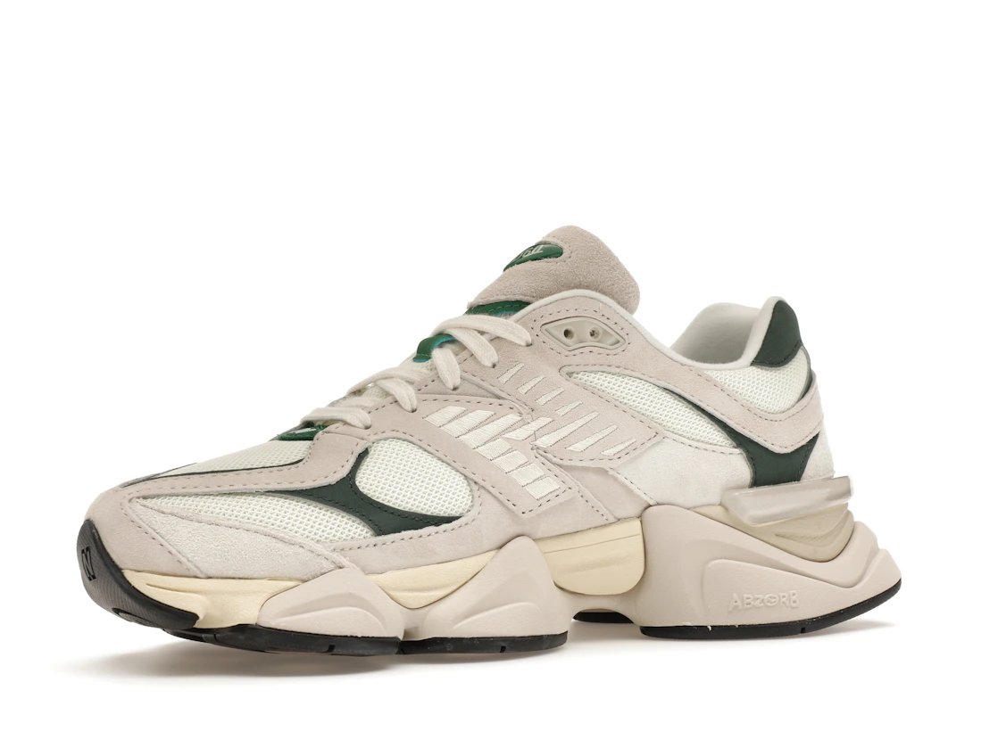 Vue 16 de New Balance 9060 Spruce Pack