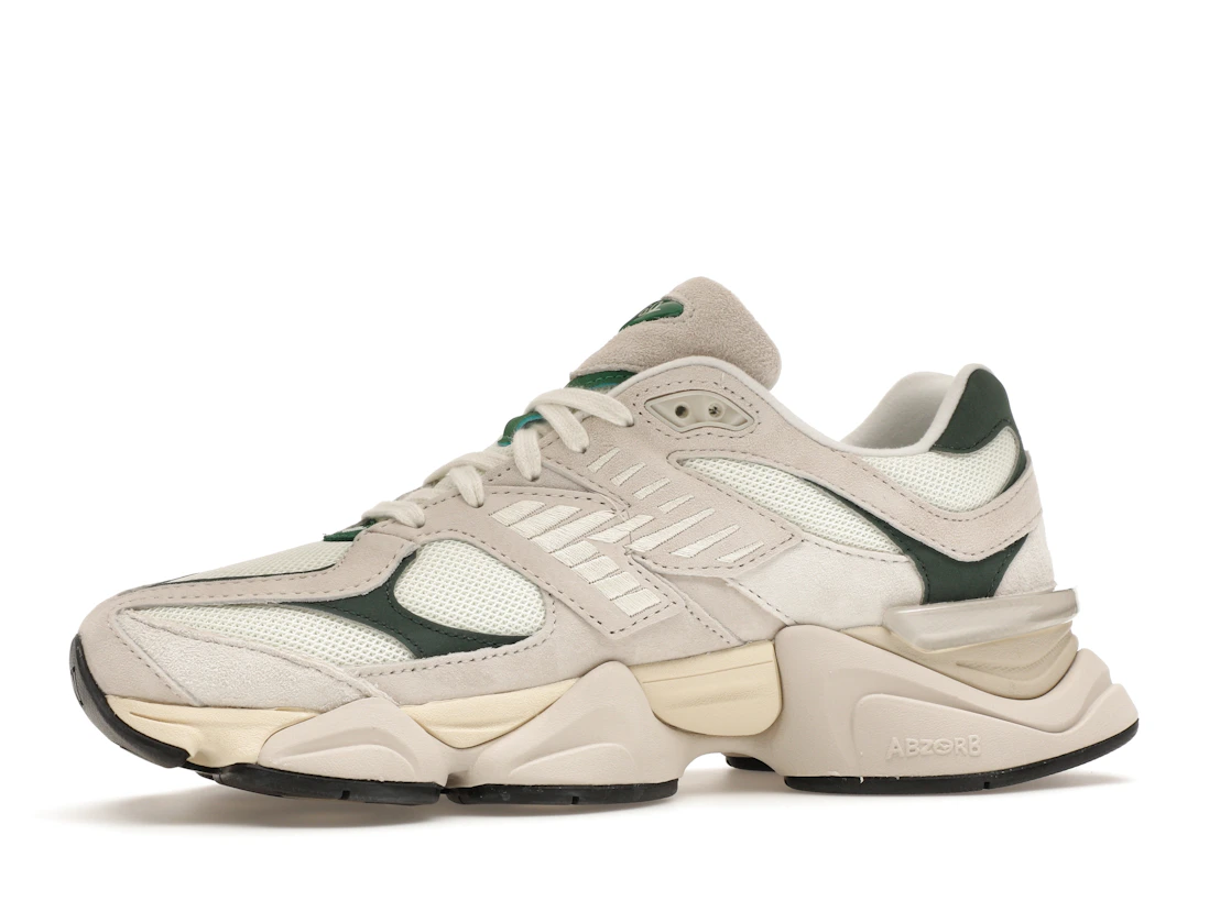Vue 17 de New Balance 9060 Spruce Pack