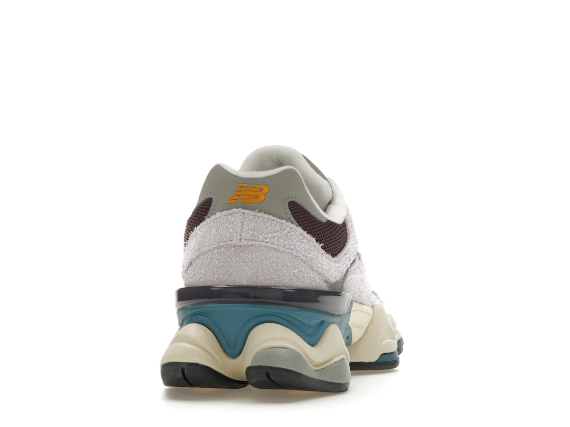 Vue 29 de New Balance 9060 Taro Plum Brown