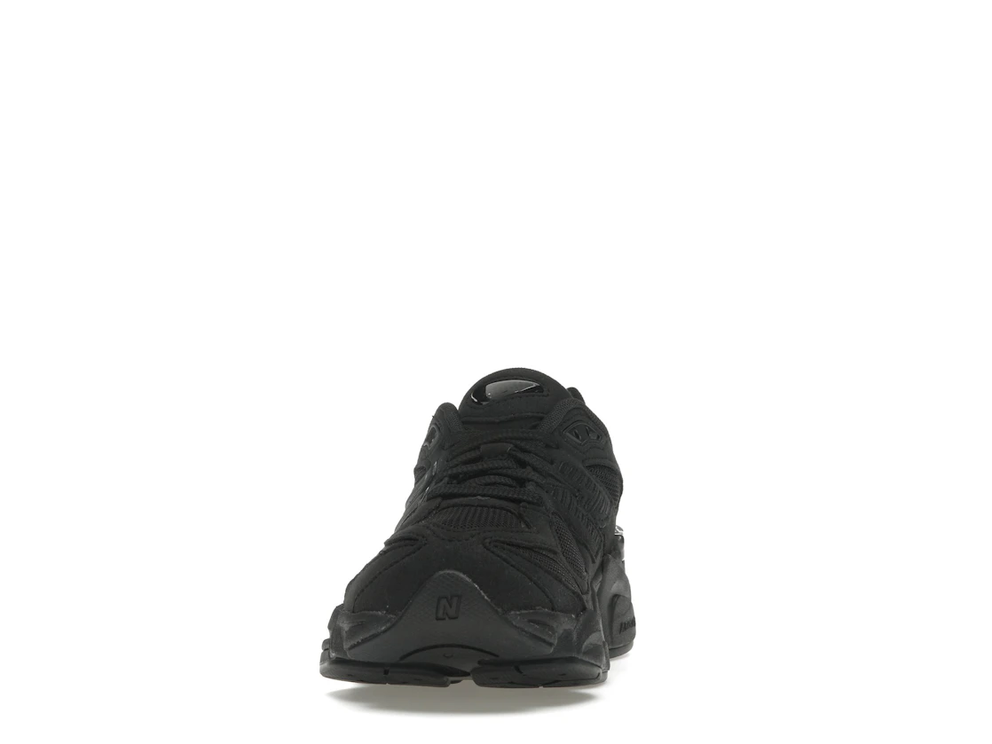 Vue 11 de New Balance 9060 Triple Black (GS)