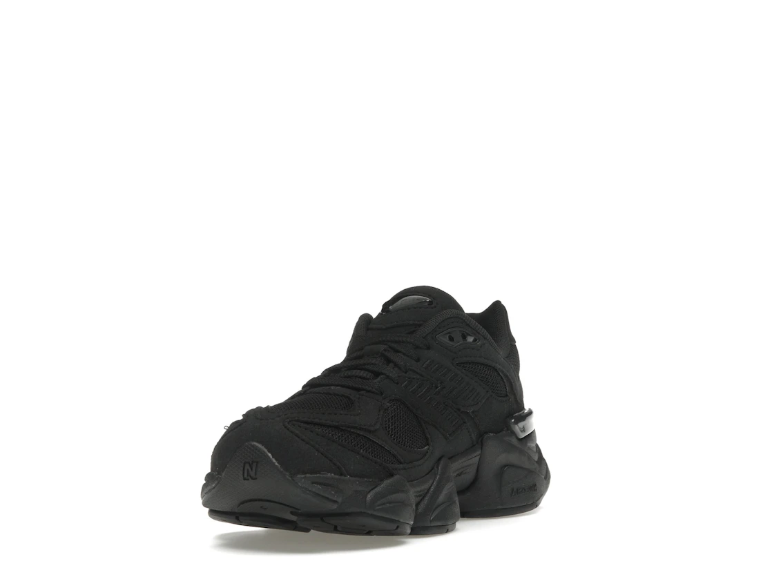Vue 13 de New Balance 9060 Triple Black (GS)
