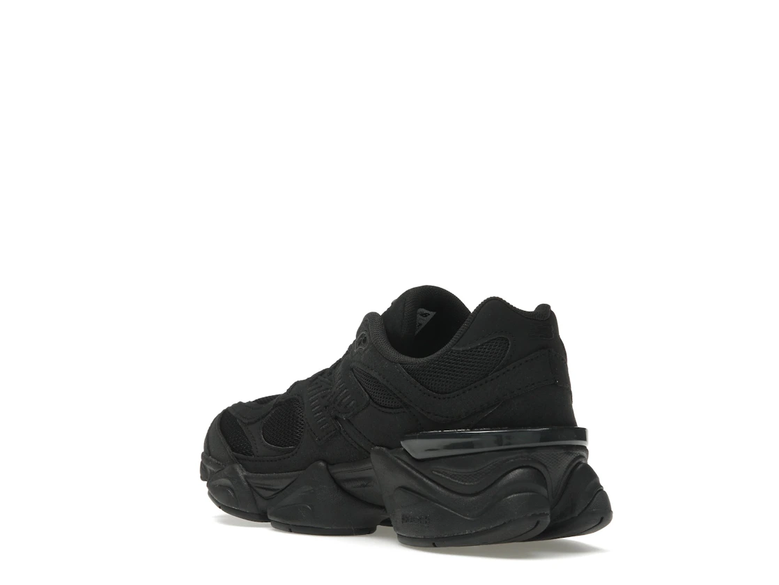 Vue 24 de New Balance 9060 Triple Black (GS)