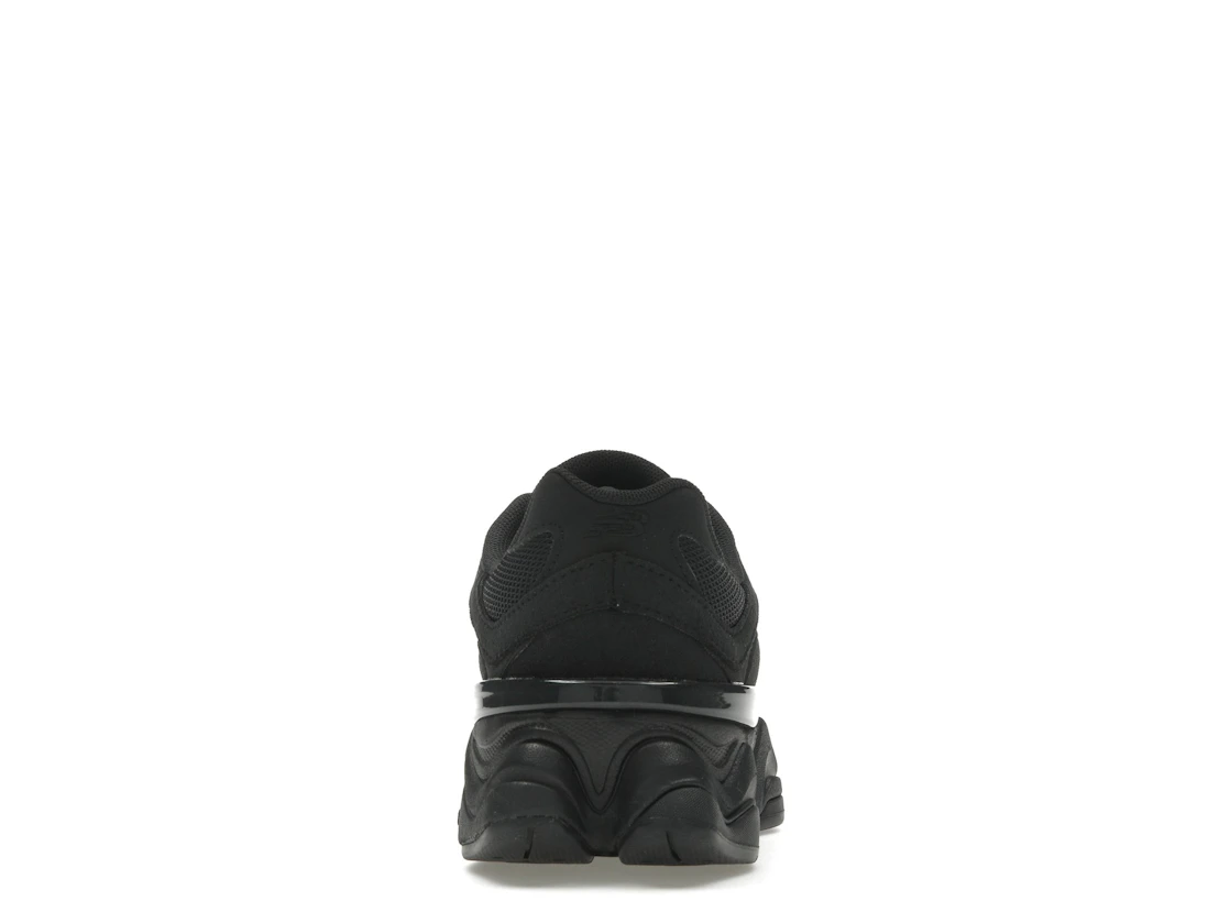 Vue 28 de New Balance 9060 Triple Black (GS)