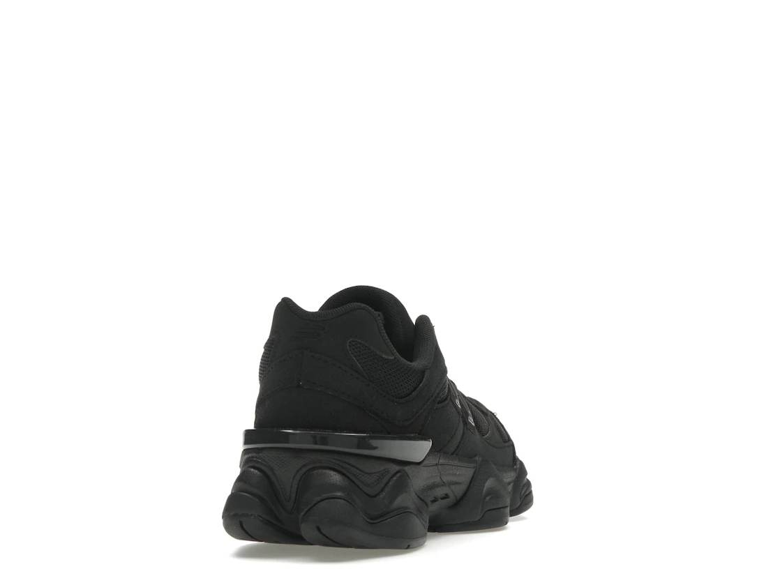 Vue 30 de New Balance 9060 Triple Black (GS)