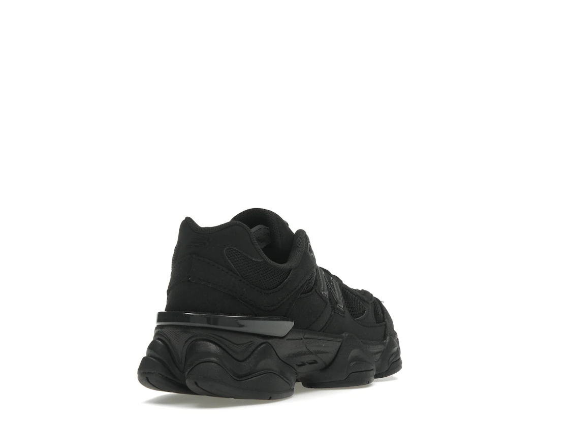Vue 31 de New Balance 9060 Triple Black (GS)