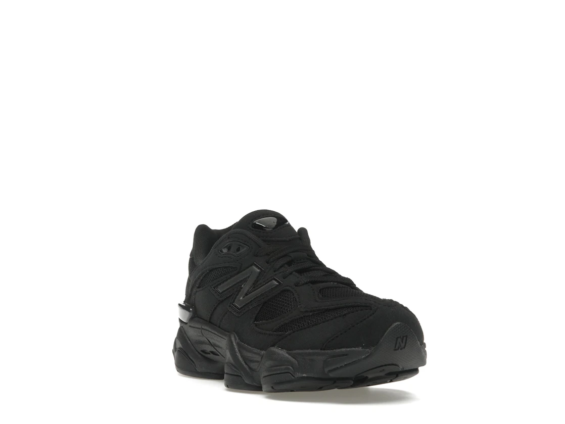 Vue 7 de New Balance 9060 Triple Black (GS)