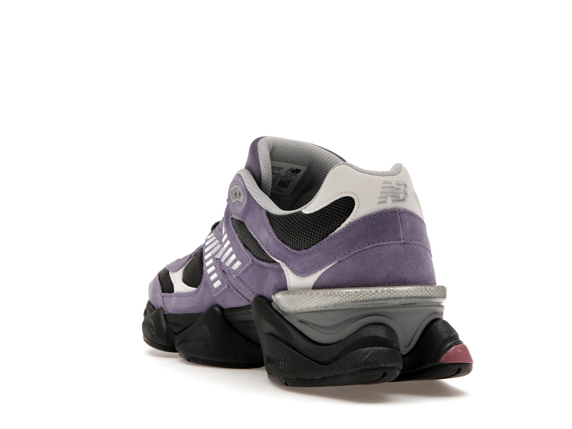 Vue 25 de New Balance 9060 Violet Noir