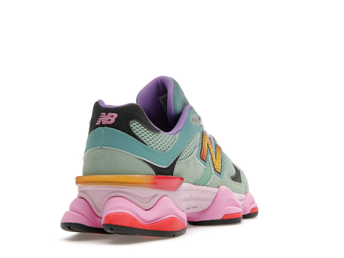 Vue 31 de New Balance 9060 Warped Multi-Color