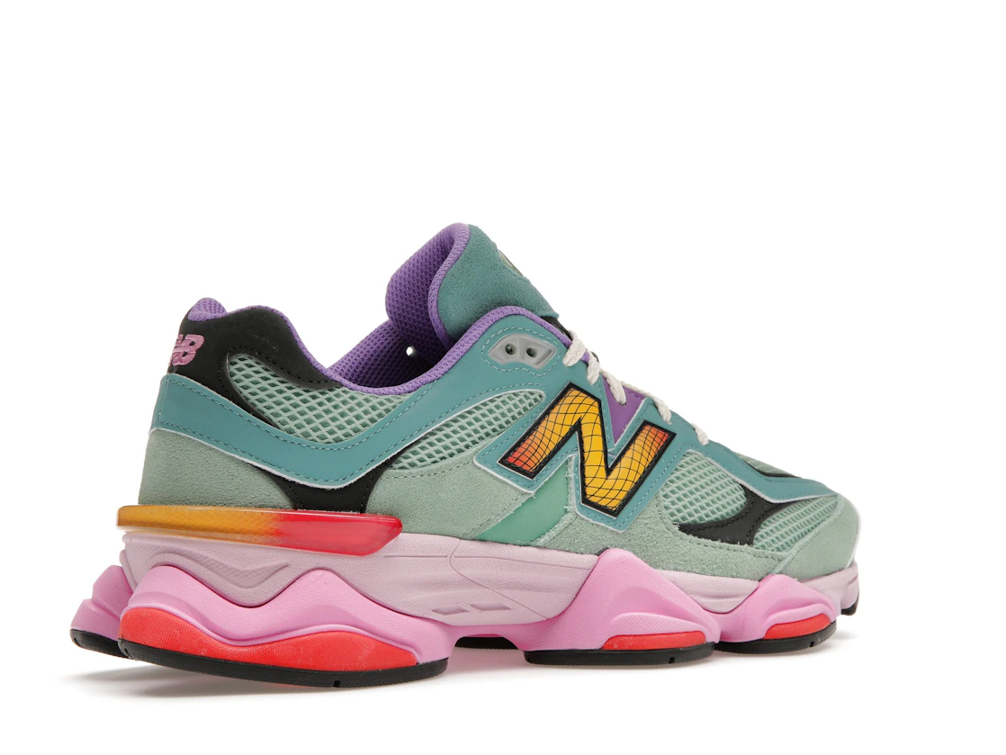 Vue 34 de New Balance 9060 Warped Multi-Color