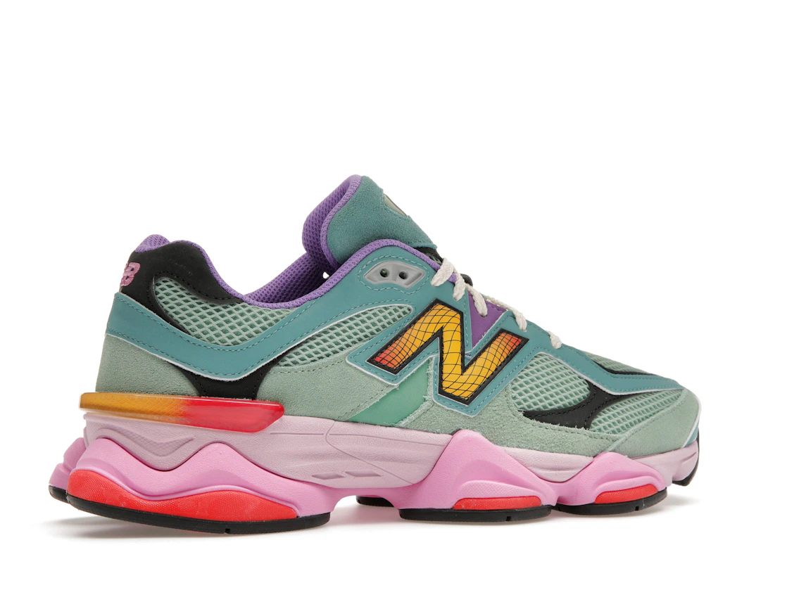 Vue 35 de New Balance 9060 Warped Multi-Color