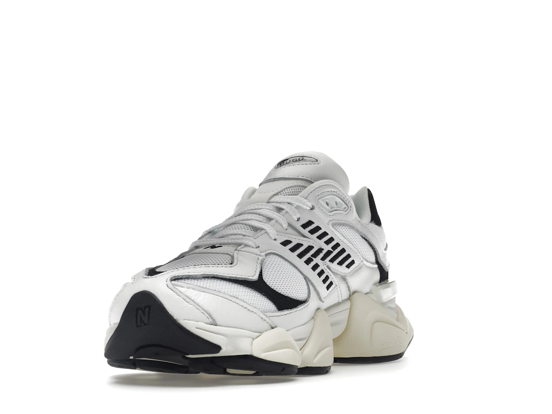 Vue 13 de New Balance 9060 White Black