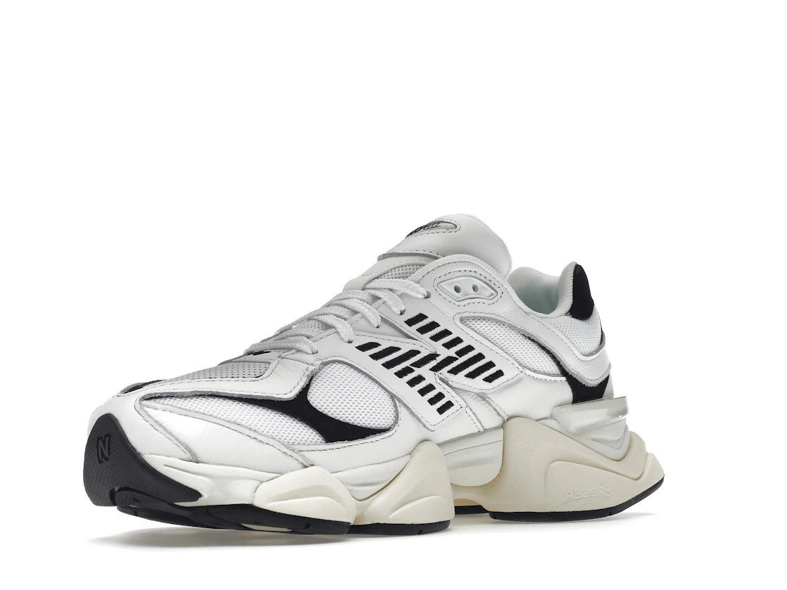Vue 15 de New Balance 9060 White Black