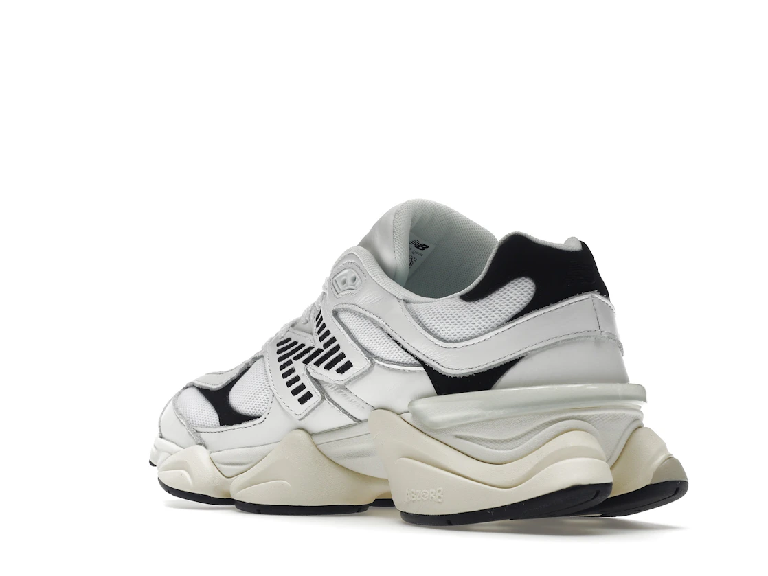 Vue 24 de New Balance 9060 White Black