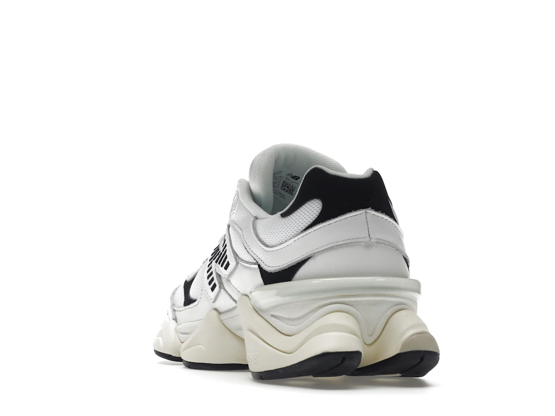 Vue 26 de New Balance 9060 White Black