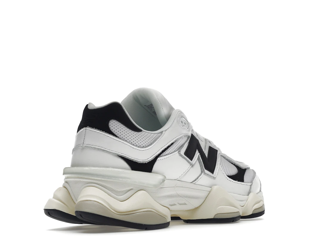 Vue 32 de New Balance 9060 White Black