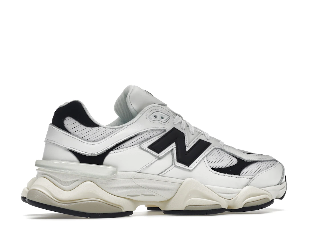 Vue 35 de New Balance 9060 White Black